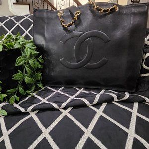 VV Good Used Condition Authentic Chanel Leather Tote